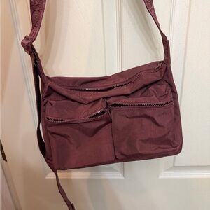 BAGGU Crossbody Bag in Burgundy